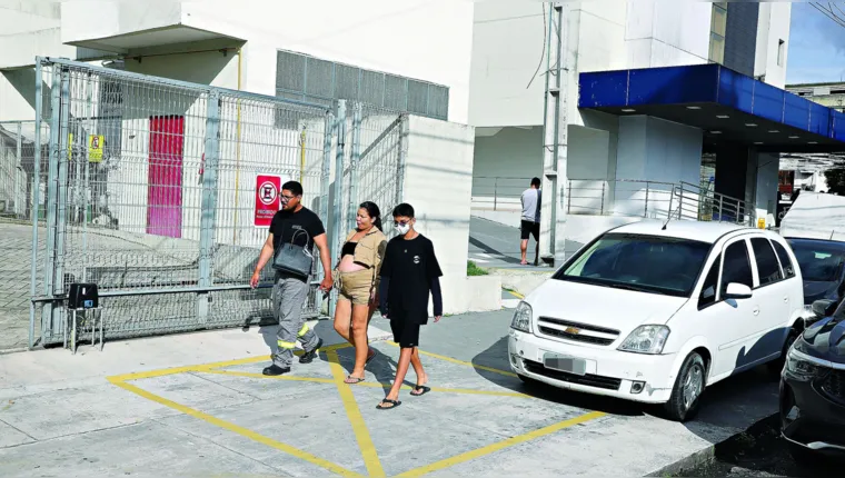 Imagem ilustrativa da notícia Calçadas de Belém hoje viraram estacionamento para veículos