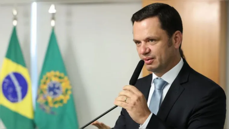 Imagem ilustrativa da notícia Moraes manda prender ex-ministro de Bolsonaro