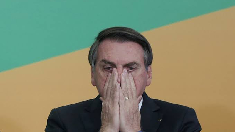 Cartão indica que Bolsonaro tomou vacina. CGU investiga