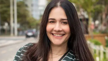Alessandra Negrini vive Guida, a inconsequente  que casou com o ex da irmã