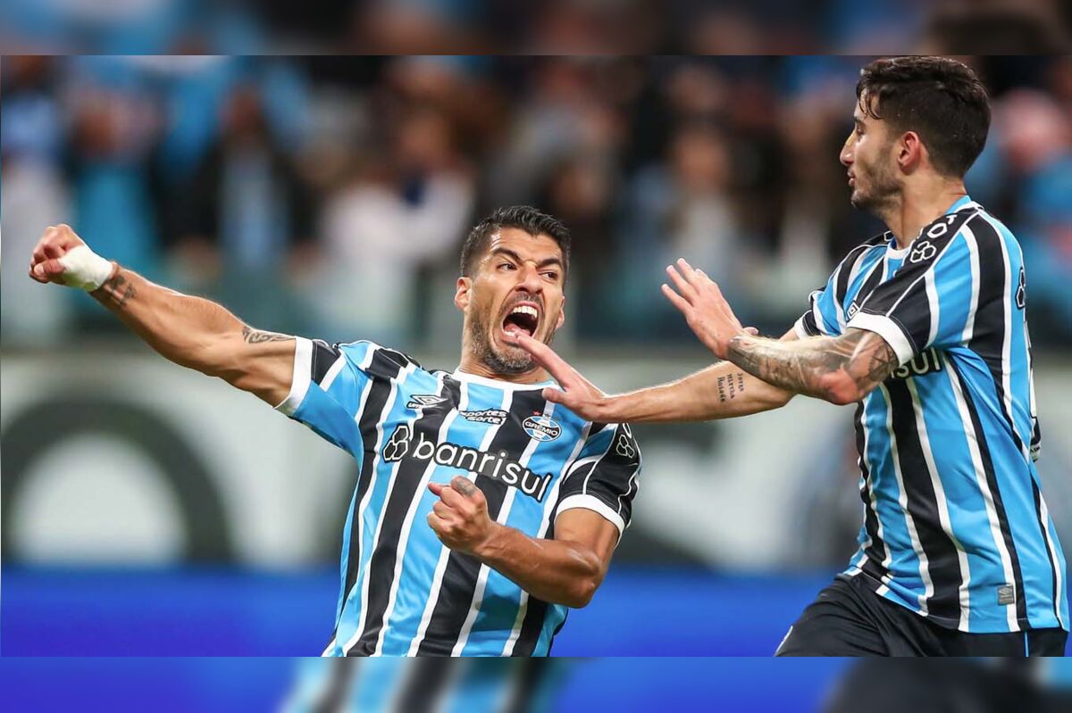 Copa do Brasil on X: Chapada na gaveta? Tem! Três dedos do Suárez? Tem  também! Só valia golaço no empate entre @Gremio e @Cruzeiro   / X
