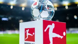 A Bundesliga é a liga responsável pelo campeonato da primeira divisão do futebol alemão.