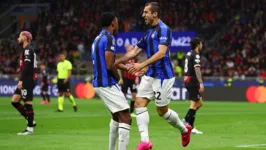 Inter precisou de três minutos para vencer o clássico e largar na frente na semifinal