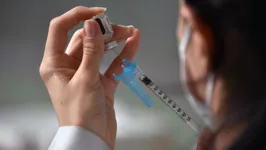 A campanha de imunização com a vacina bivalente teve início em fevereiro