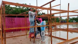 Abrigos já estão sendo construídos na entrada da Marabá Pioneira