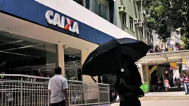 Para quem é cliente da Caixa Econômica Federal, o dinheiro é disponibilizado por débito em conta