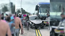 O DIÁRIO flagrou irregularidades, como conversão proibida e circulação pela pista do BRT