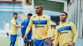 Zagueiro Genilson (centro) terá mais uma vez o Águia em seu caminho, em jogos decisivos no Parazão.