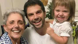 Leda Nagle se pronunciou após o filho anunciar o fim do relacionamento com Sabrina Sato.