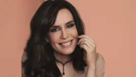 Saiba mais sobre a atriz que será a primeira protagonista transexual de novelas.