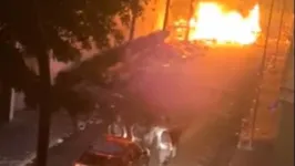 Os incêndios foram causados nas ruas dos Gusmões e Conselheiro Nébias, em SP