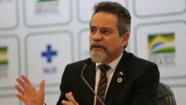 O coronel Elcio Franco, funcionário de confiança do governo Bolsonaro