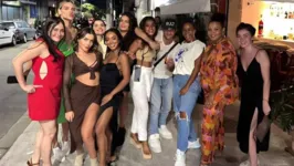 Festa com elenco de "Travessia" tem "cigarro suspeito".