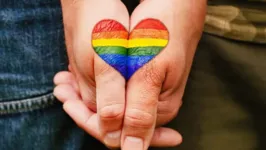 Direitos LGBTs+ são violados naquela que para muitos é a maior democracia do mundo