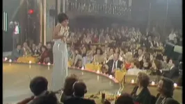 A cantora impressionou o público ao cantar carimbó