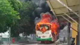 Os ataques ocorrem desde a madrugada desta terça-feira (14) em várias cidades do RN.