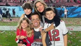 Tom Brady homenageia Gisele Bundchen no dia das mães.