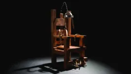 A cadeira elétrica é um instrumento de aplicação da pena de morte por eletrocussão inventado e utilizado essencialmente nos Estados Unidos