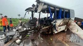 Grave acidente entre um micro-ônibus e carreta causou comoção na comunidade de Marabá