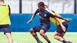 Atacante Muriqui já treina normalmente com bola e deverá ser opção de Marcelo Cabo na Copa Verde