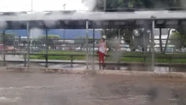 Alagamento em frente ao Terminal Rodoviário de Belém