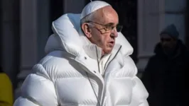 Imagem do Papa de casaco viralizou nas redes sociais