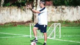 O técnico Marcelo Cabo aposta na maturidade do elenco azulino para superar a eliminação na Copa Verde.