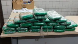Foram 25 kg de drogas apreendidas pela polícia.