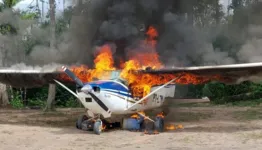 Avião usado por garimpeiros que exploram ilegalmente a Terra Yanomami