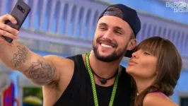 Arthur Picoli e Thais Braz no BBB 21.