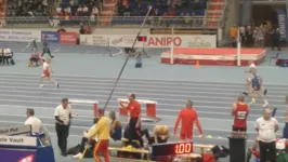 O atleta de 92 anos surpreendeu ao deixar para trás os demais competidores da categoria.