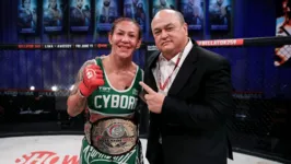 Scott Coker disse ter boa relação com Cris Cyborg e acredita na renovação de contrato com a brasileira.