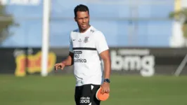 Sob pressão, Fernando Lázaro pode ter sua demissão anunciada pela diretoria corintiana nesta quinta-feira (20).