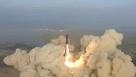 Foguete Starship da SpaceX explodiu após lançamento.