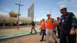 Governador do Pará, Helder Barbalho (MDB), esteve em Barcarena para conferir o andamento das obras de gasodutos na região