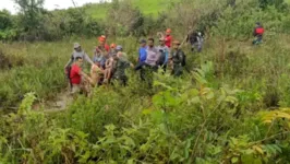 Idoso foi resgatado por agentes após se perder em área de mata fechada