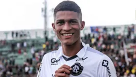 Com três gols no Parazão 2023, Vinícius Kanu já ultrapassou o experiente Muriqui na artilharia da competição estadual.