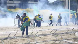 Golpistas invadem Congresso, STF e Palácio do Planalto.