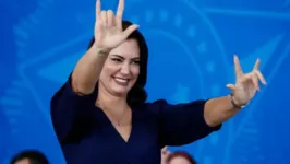 Ex-primeira-dama Michelle Bolsonaro pode ter recebido joias de príncipe árabe por conta de paixão platônica. É o que sugere Janaína Paschoal