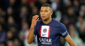 Comandado por Mbappé, o PSG é um dos destaques da agenda do futebol internacional deste domingo (7).