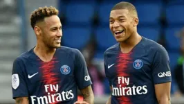 Neymar e Mbappé, além de outros craques, estão nos planos do bilionário que pretente comprar o Manchester United.