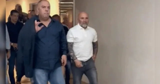 Imagem ilustrativa da notícia Vídeo: Sampaoli vive intensamente primeiro dia de Flamengo