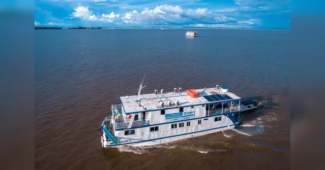Abaré II - Barco-Hospital - Projeto Saúde e Alegria.