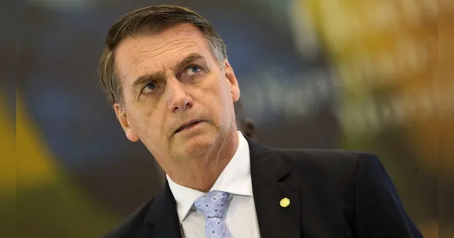 Imagem ilustrativa da notícia Enfermeira cedeu senha para chefe apagar vacina de Bolsonaro