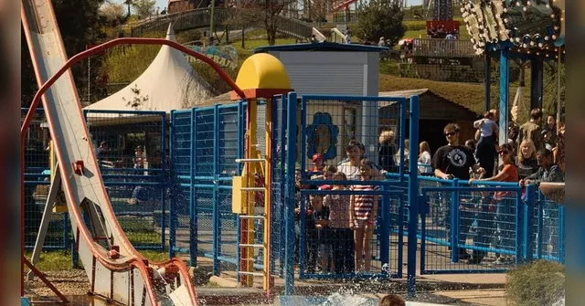Imagem ilustrativa da notícia Professora morre após acidente com filho em tobogã de parque 