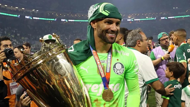 Imagem ilustrativa da notícia Weverton revela aposta solidária com jogador do Palmeiras