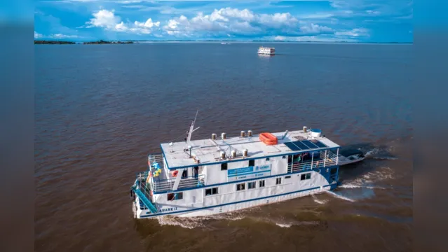 Abaré II - Barco-Hospital - Projeto Saúde e Alegria.