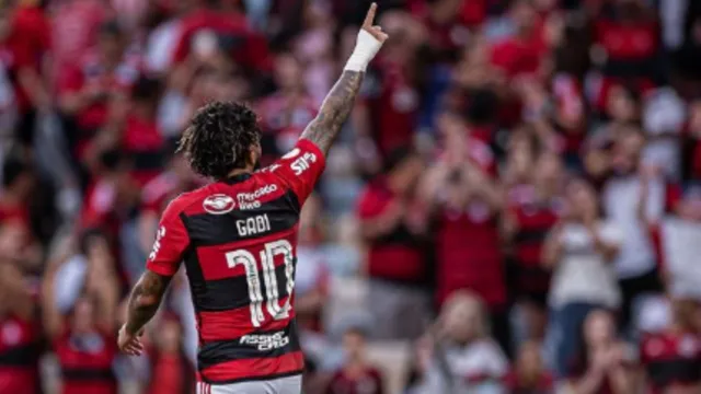 Imagem ilustrativa da notícia Gabigol desencanta e Flamengo goleia o Coritiba