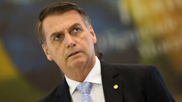 Imagem ilustrativa da notícia Enfermeira cedeu senha para chefe apagar vacina de Bolsonaro