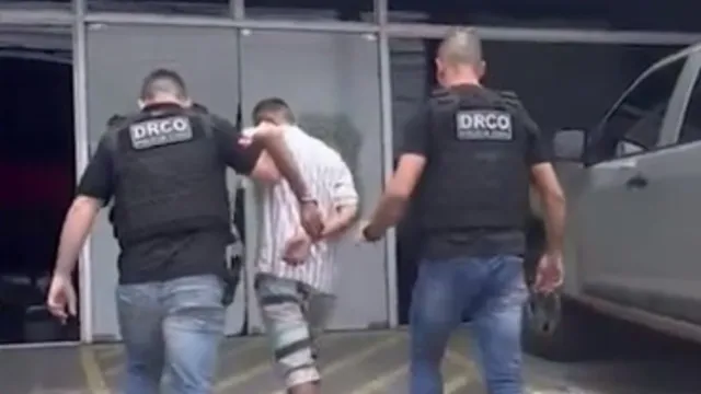 Imagem ilustrativa da notícia Vídeo: homem é preso por assalto à casa no bairro do Reduto